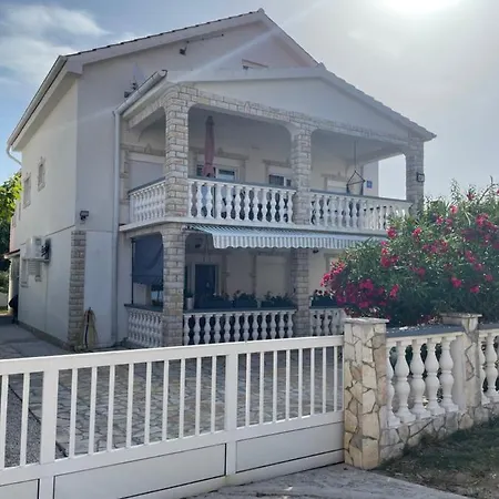 Nada Near The Sandy - By Ta Leut Agency * Privlaka (Zadar)
