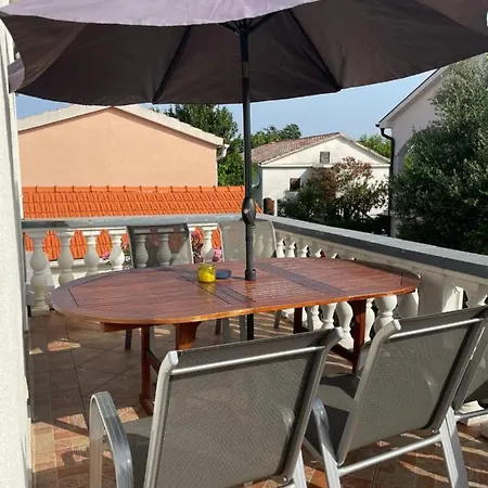 Nada Near The Sandy - By Ta Leut Agency