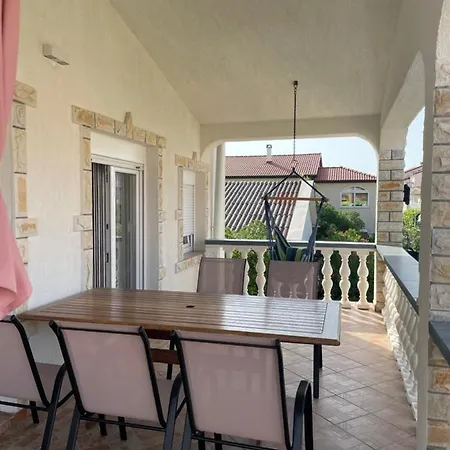 Apartament Nada Near The Sandy - By Ta Leut Agency