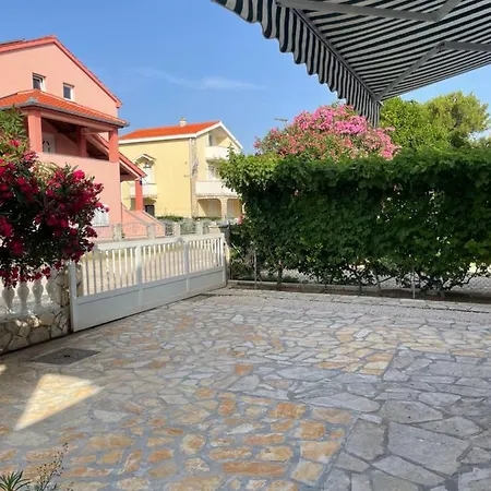 Nada Near The Sandy - By Ta Leut Agency Apartament *