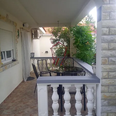 Nada Near The Sandy - By Ta Leut Agency Privlaka (Zadar)